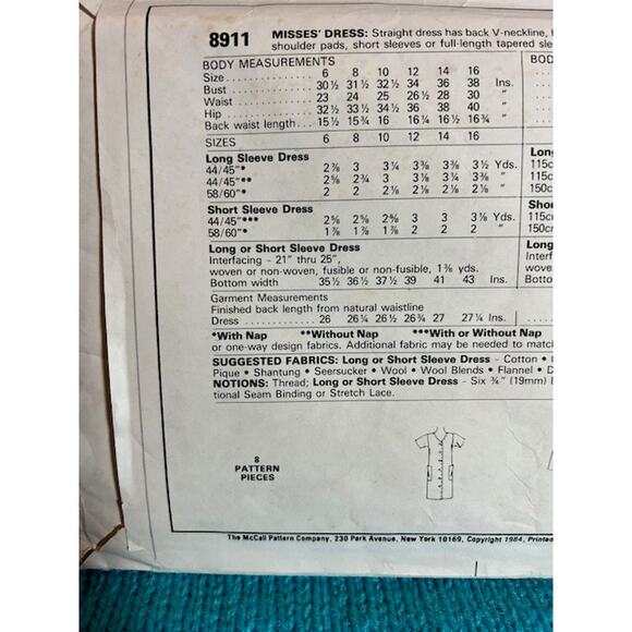 McCalls Sewing pattern 8911 dress button back patch pockets - Picture 4 of 5